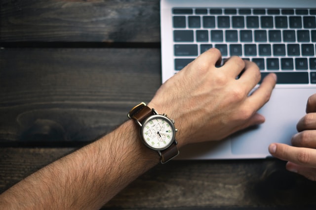 tracking salaried employees’ hours: why do it & how it works